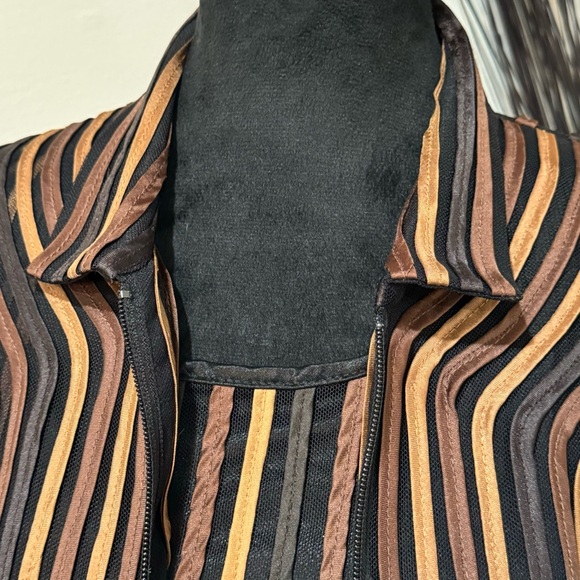 Damee, Inc two piece set. Tank and Jacket. Medium - Picture 8 of 14